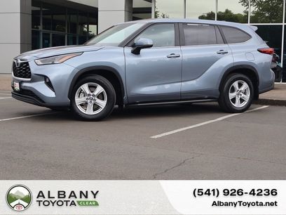 Used 2023 Toyota Highlander LE