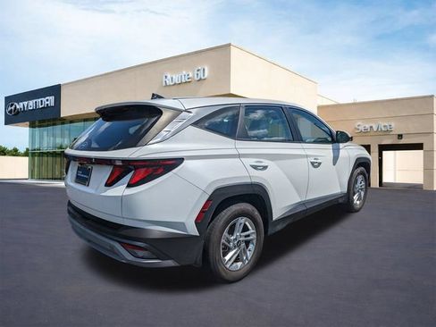 Certified 2025 Hyundai Tucson SE FWD image 4