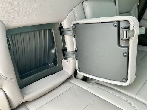 Used 2025 GMC Sierra 1500 SLT w/ SLT Premium Plus Package image 30