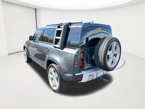 Used 2024 Land Rover Defender 110 S AWD/4WD image 7