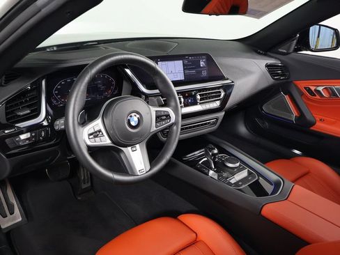 Certified 2024 BMW Z4 M40i w/ Premium Package RWD image 8