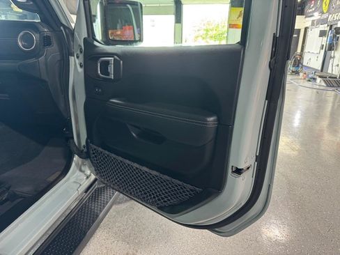 Used 2023 Jeep Wrangler Unlimited Sahara w/ Cold Weather Group AWD/4WD image 18