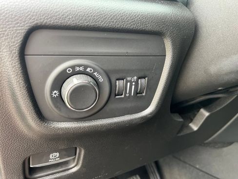 Used 2024 Jeep Grand Cherokee Altitude AWD/4WD image 21