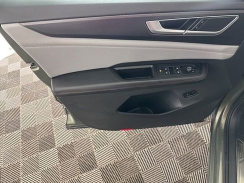 Used 2024 Volkswagen Atlas Peak Edition SE image 18