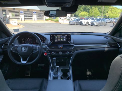 Used 2019 Honda Accord Sport image 12
