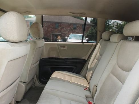 Used 2001 Toyota Highlander 2WD w/ Quick-Order Pkg image 27