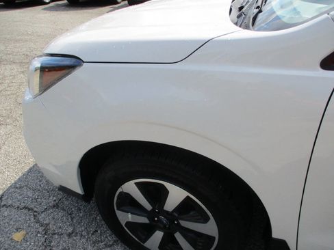 Used 2017 Subaru Forester 2.5i w/ Alloy Wheel Package image 13