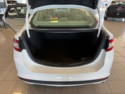 Used 2014 Ford Fusion SE FWD image 22