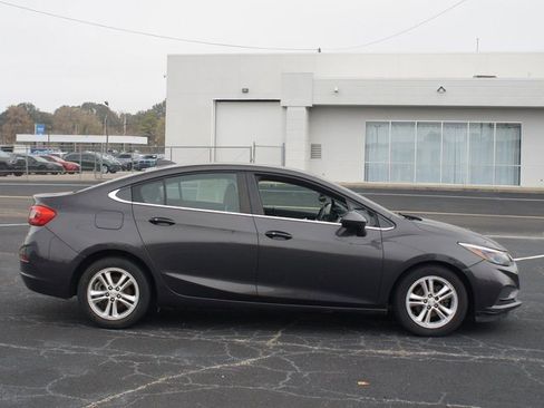Used 2017 Chevrolet Cruze LT w/ Convenience Package image 14