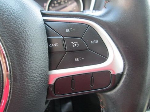 Used 2017 Jeep Compass Latitude w/ Popular Equipment Group FWD image 20
