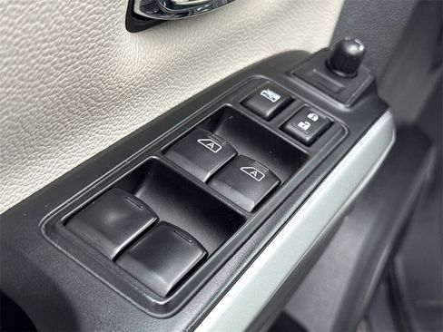 Certified 2023 Nissan Titan SV w/ SV Convenience Package image 27