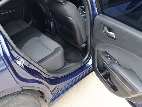 Used 2016 Dodge Charger SE RWD image 16