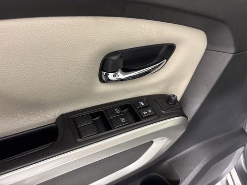 Certified 2024 Nissan Titan SV w/ SV Convenience Package image 19