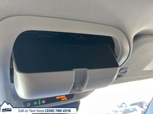 Used 2022 Cadillac XT4 Luxury w/ Cold Weather Package image 34