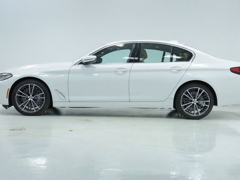 Used 2023 BMW 540i w/ Convenience Package image 4