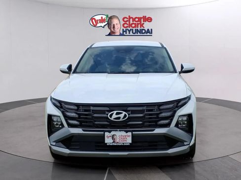 Used 2025 Hyundai Tucson SE FWD image 8