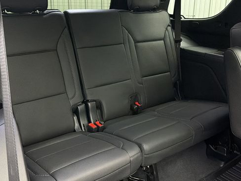 Used 2026 GMC Yukon Denali w/ Sun & Power Step Package AWD/4WD image 39