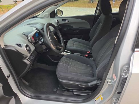 Used 2016 Chevrolet Sonic LT FWD image 10