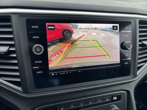 Used 2020 Volkswagen Atlas Cross Sport SE image 10