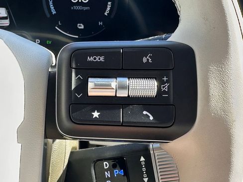 Certified 2025 Hyundai Santa Fe Calligraphy image 38