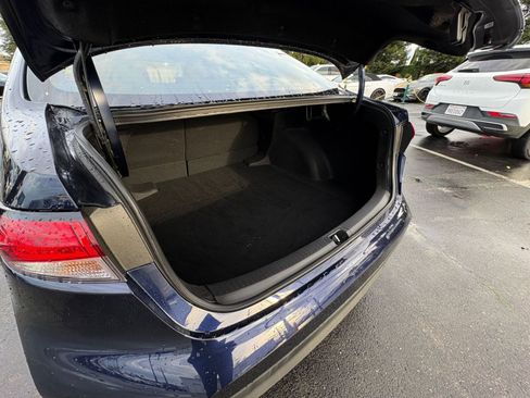 Used 2025 Toyota Corolla LE image 29