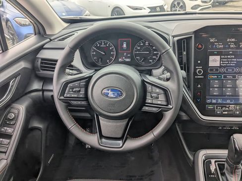 Used 2025 Subaru Crosstrek 2.5i Limited AWD/4WD image 3