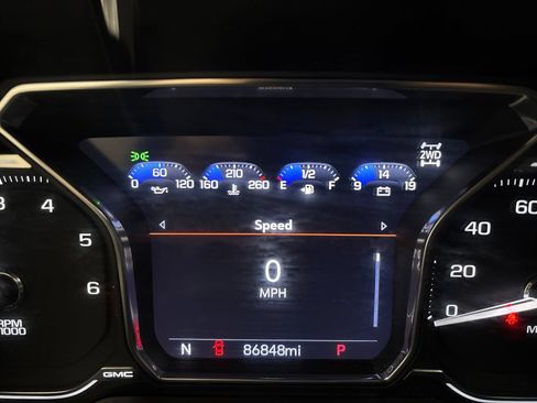 Used 2021 GMC Yukon SLT AWD/4WD image 17