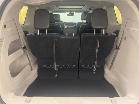 Used 2024 Chrysler Pacifica Limited image 31