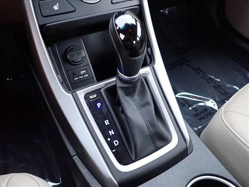 Used 2014 Hyundai Elantra Limited FWD image 16