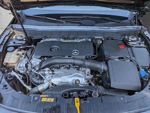 Used 2020 Mercedes-Benz GLB 250 4MATIC image 23