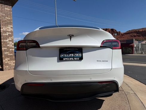 Used 2020 Tesla Model Y Long Range image 26