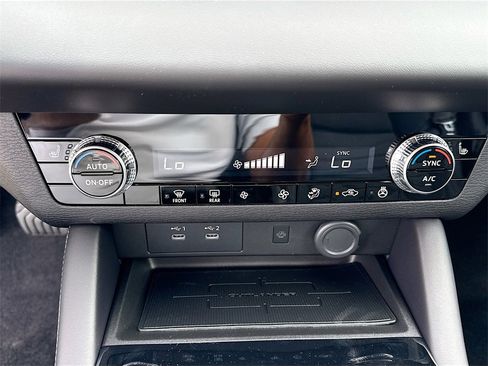 New 2026 Mitsubishi Outlander SE image 16