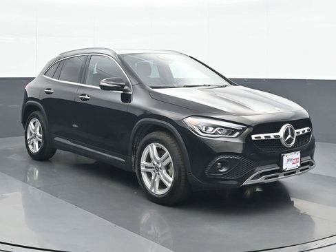 Used 2023 Mercedes-Benz GLA 250 4MATIC w/ Premium Package image 9