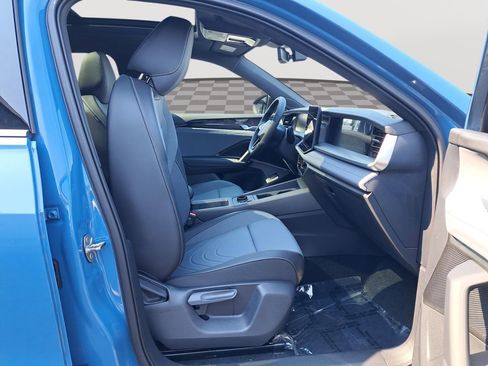 New 2025 Volkswagen Tiguan SE R-Line image 18