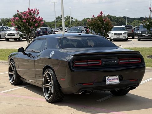 Used 2015 Dodge Challenger R/T w/ Quick Order Package 28B R/T RWD image 4