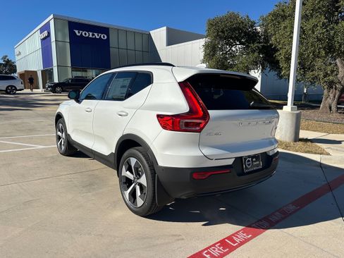 New 2026 Volvo XC40 B5 Plus w/ Protection Package Premier AWD/4WD image 4
