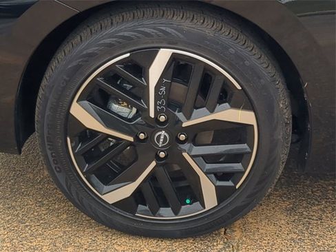 New 2025 Nissan Versa SR image 10