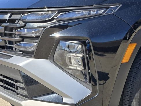 Certified 2025 Hyundai Tucson SE image 9