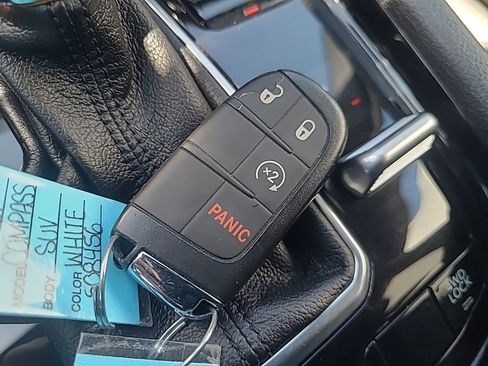 Used 2025 Jeep Compass Limited AWD/4WD image 28