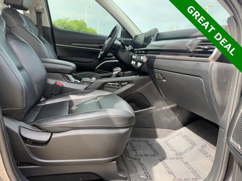 Used 2025 Kia Telluride S AWD/4WD image 37