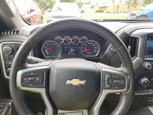Used 2022 Chevrolet Silverado 1500 LT AWD/4WD image 26
