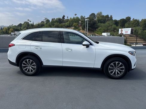 Used 2026 Mercedes-Benz GLC 300 image 4