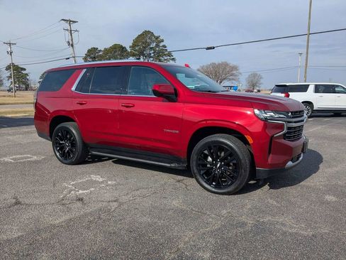Used 2024 Chevrolet Tahoe LT image 3