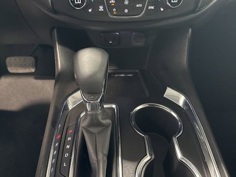 Used 2023 Chevrolet Traverse LT image 44