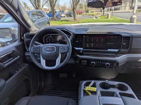 New 2026 GMC Sierra 1500 SLE w/ X31 Off-Road Package AWD/4WD image 9