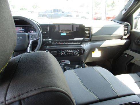 New 2026 Chevrolet Silverado 1500 ZR2 image 17