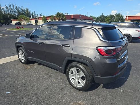 Used 2022 Jeep Compass Latitude FWD image 6