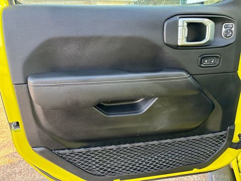 Used 2023 Jeep Wrangler Unlimited Sahara w/ Cold Weather Group image 11