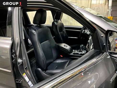 Used 2018 Toyota Highlander XLE image 9