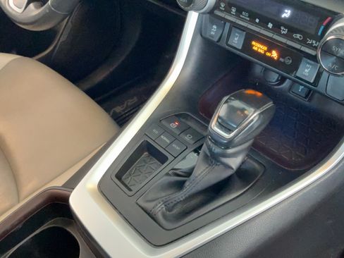 Used 2020 Toyota RAV4 Limited FWD image 49